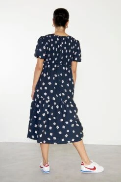 Glamorous Navy Hibiscus Short Sleeve Midi Dress -Cheap Softly Dressed Store 19c8b622a86bc163616773cbbcbfca1d
