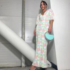 Multi Blurred Floral Maxi Dress -Cheap Softly Dressed Store 3dafb32c9aef4825b37821dde9288cb7 tplv o3syd03w52 resize jpeg 300 300