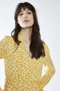 Glamorous Yellow-White Ditsy V-Neck Skater Mini-Dress -Cheap Softly Dressed Store 46172664 90c5 414b b700 8e767c55aabe