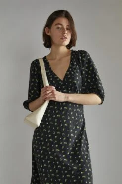 Glamorous Pink Vintage Bud-Floral V-neck Tea Midi-Dress 7 Glamorous Pink Vintage Bud-Floral V-neck Tea Midi-Dress -Cheap Softly Dressed Store 5504550b 23ca 40f4 a73c b44d238ac315