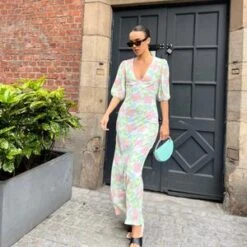 Multi Blurred Floral Maxi Dress -Cheap Softly Dressed Store 5eaa7c1454a4454dbe5f61a2005462b4 tplv o3syd03w52 resize jpeg 300 300