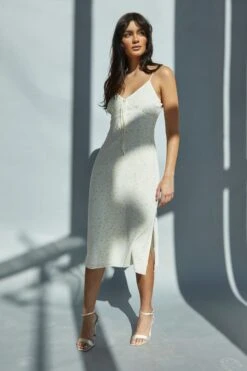 Glamorous Pale Daisy V-Neck Tie Front Midi Dress 7 Glamorous Pale Daisy V-Neck Tie Front Midi Dress -Cheap Softly Dressed Store 7a11c8ebf3260d1164dc5e4a14e7ebb4