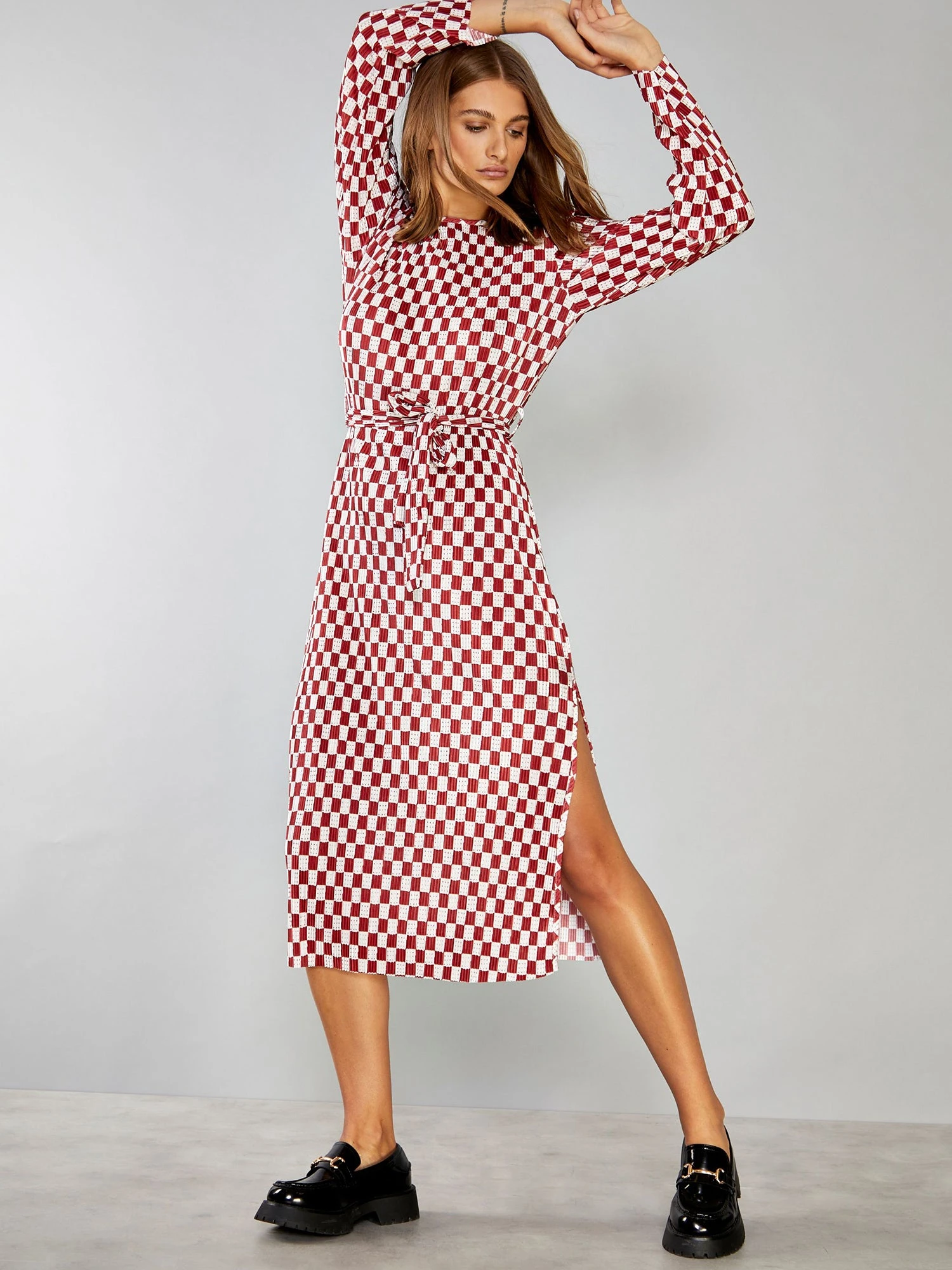 Glamorous Dark Red Check Plisse Side Split Tie Waist Midi Dress 2 Glamorous Dark Red Check Plisse Side Split Tie Waist Midi Dress - Image 2