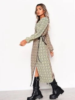 Glamorous Multi Orange-Yellow Ditsy Wrap Midi-Dress 9 Glamorous Multi Orange-Yellow Ditsy Wrap Midi-Dress -Cheap Softly Dressed Store 93b1ed61 4dd9 4842 aa3c 6739378f2d72