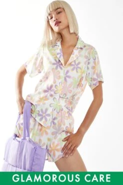 Glamorous Pastel 60s Floral Loose Fit Collared -shirt