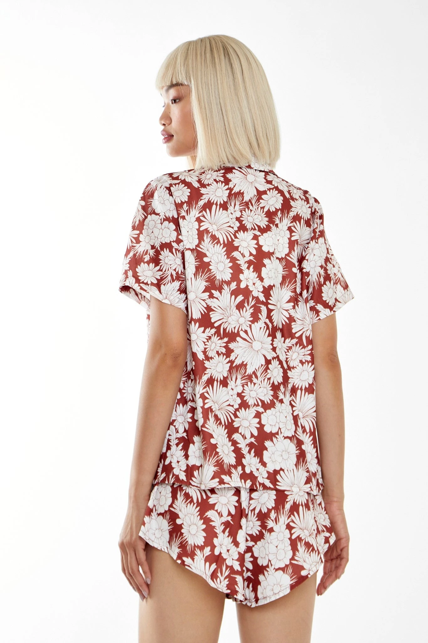 Glamorous Brown Resort-Floral Loose Fit Collared-shirt 2 Glamorous Brown Resort-Floral Loose Fit Collared-shirt - Image 2