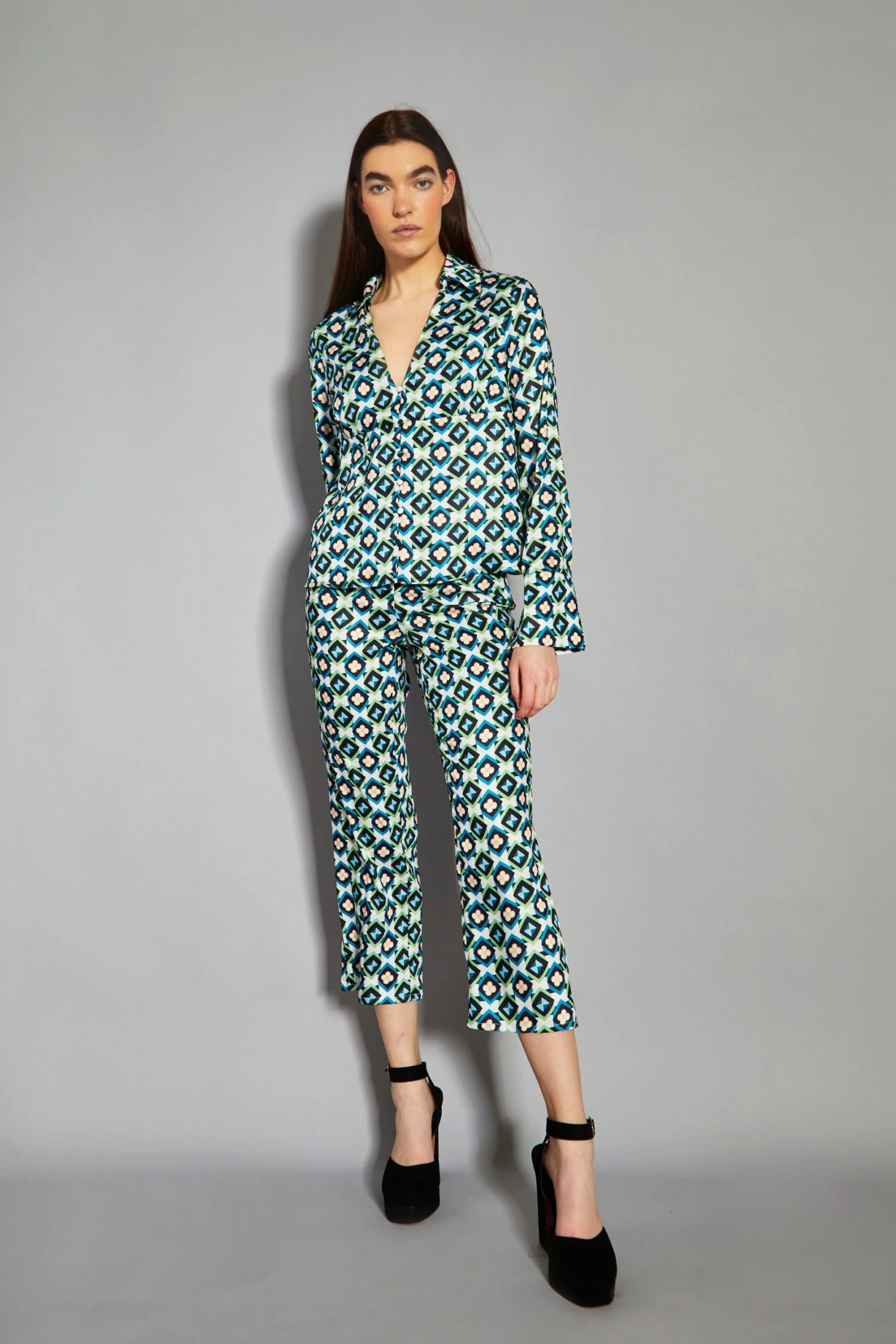 Glamorous Cream Multi Geo Flower Print V-Neck Button Front Shirt 4 Glamorous Cream Multi Geo Flower Print V-Neck Button Front Shirt - Image 4