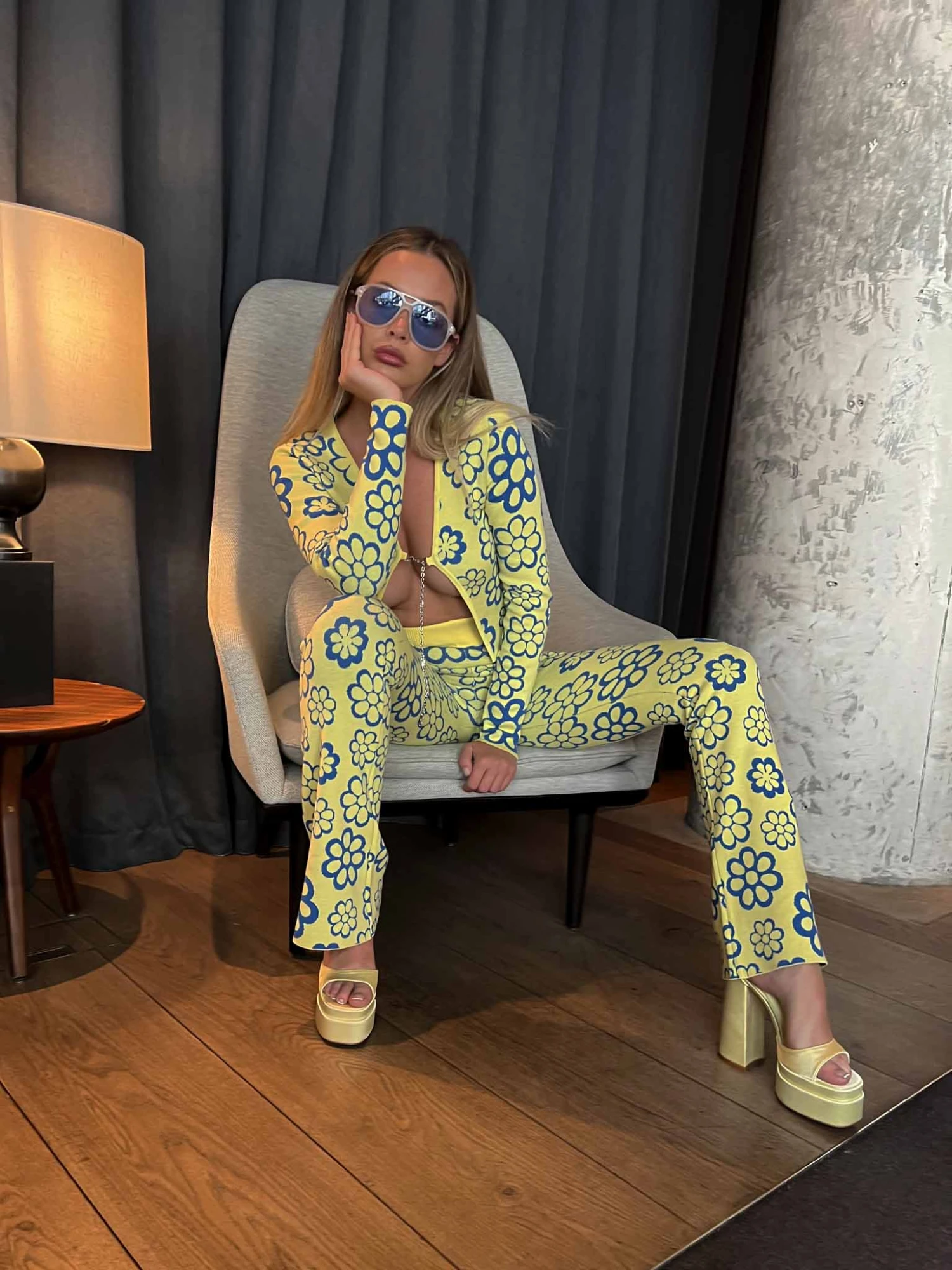 Glamorous Blue Yellow Intarsia Knit Chain Fastened Top 4 Glamorous Blue Yellow Intarsia Knit Chain Fastened Top - Image 4