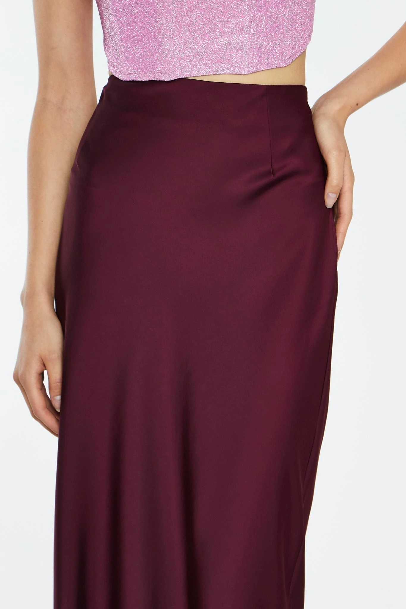 Glamorous Deep-Burgundy Satin Side-Split Maxi-Skirt 3 Glamorous Deep-Burgundy Satin Side-Split Maxi-Skirt - Image 3