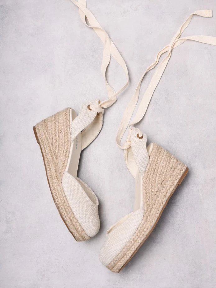 Glamorous Nude Closed-Toe Rattan Wedges 3 Glamorous Nude Closed-Toe Rattan Wedges - Image 3