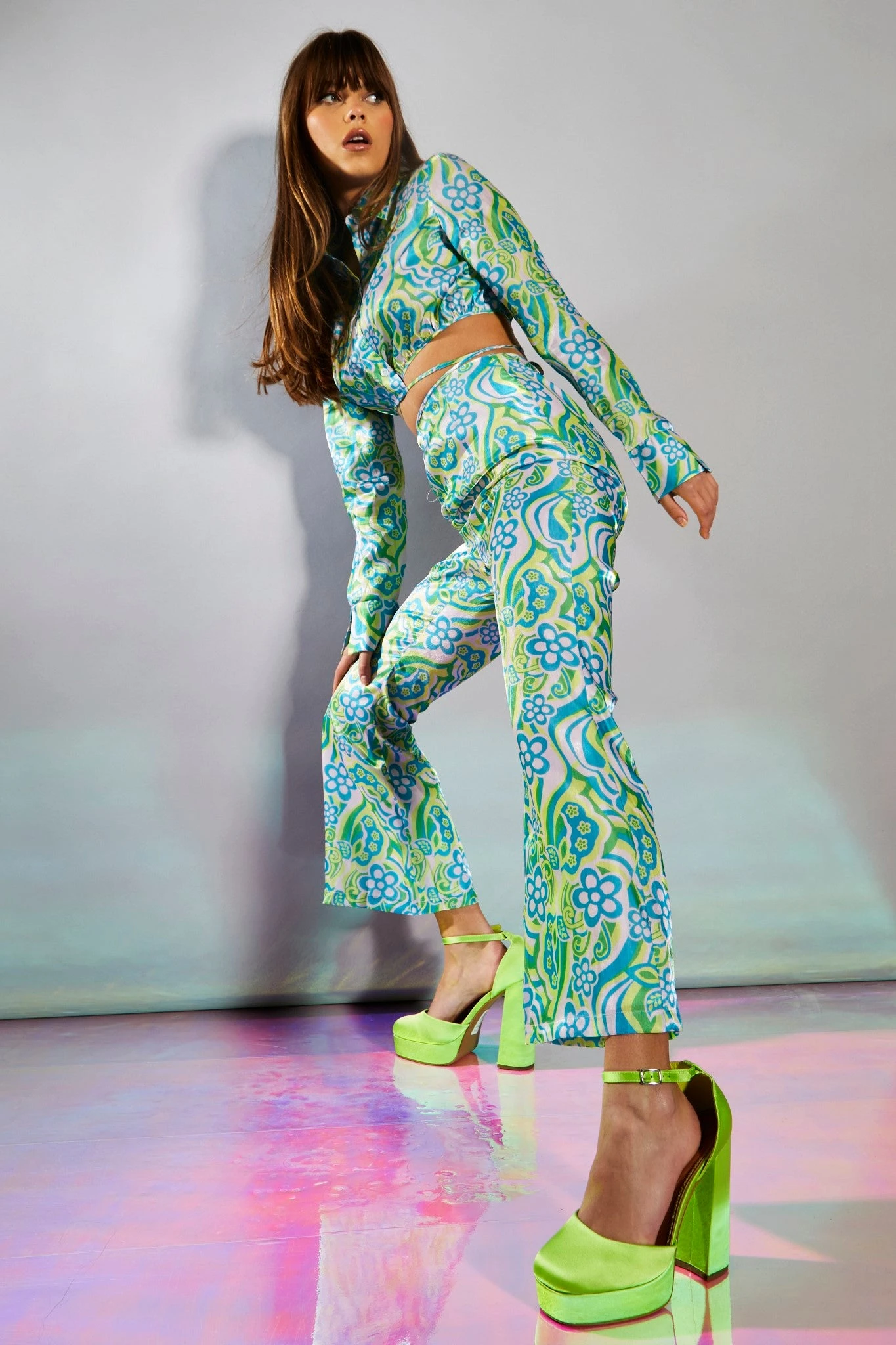 Glamorous Collection Metallic Swirl Floral Crop Flared Trousers 1 Glamorous Collection Metallic Swirl Floral Crop Flared Trousers