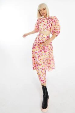 Glamorous Pink-Yellow Organza Lace-Up Back Puff Sleeve Crop-Top