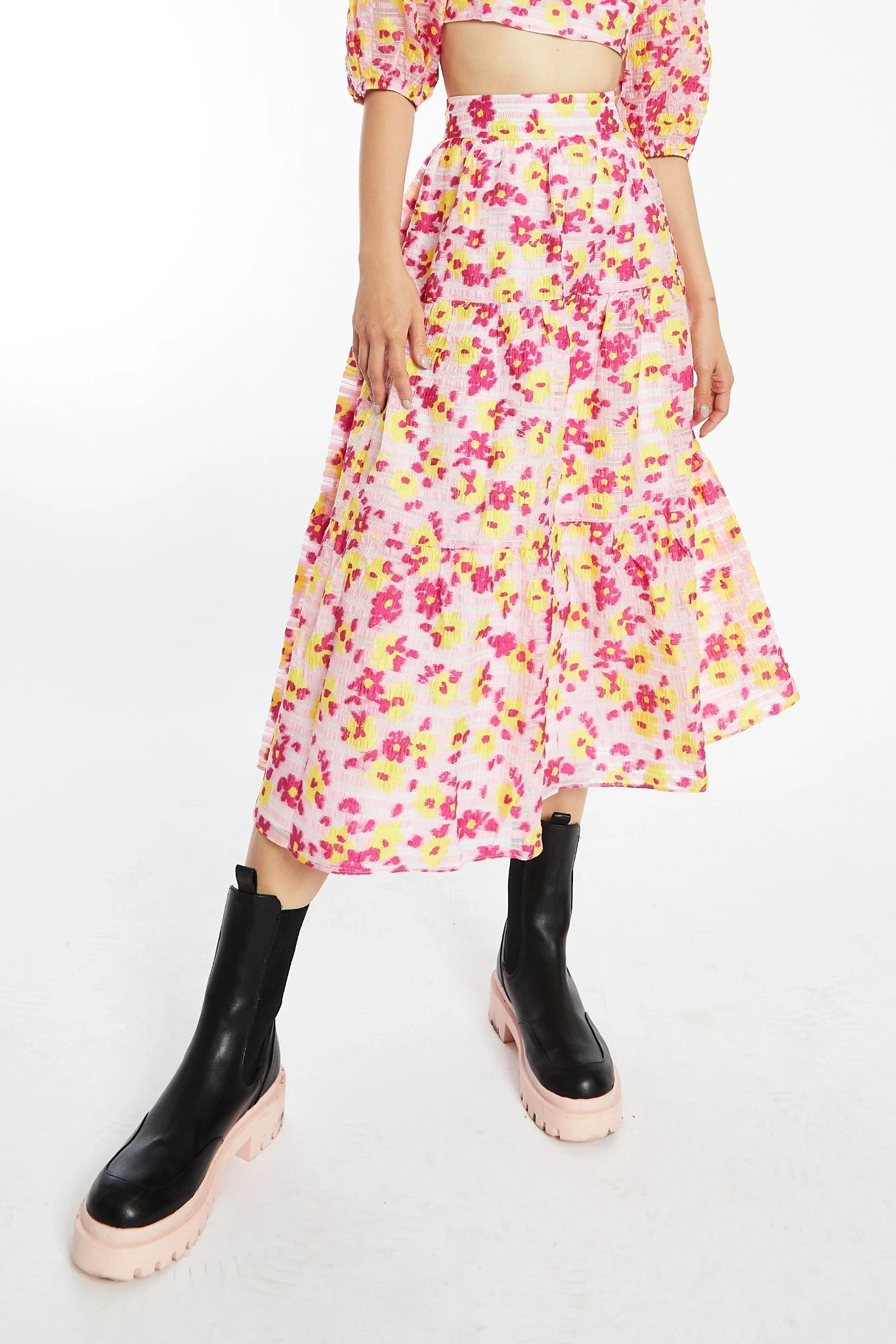 Glamorous Pink-Yellow Organza Gathered Tiered Midi-Skirt 3 Glamorous Pink-Yellow Organza Gathered Tiered Midi-Skirt - Image 3