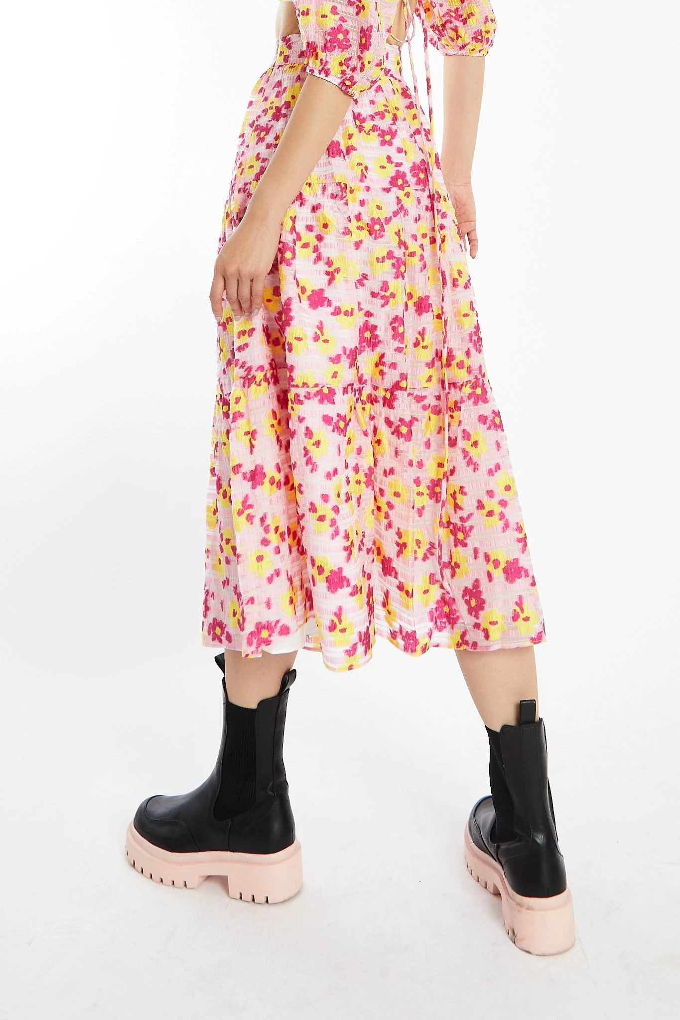 Glamorous Pink-Yellow Organza Gathered Tiered Midi-Skirt 2 Glamorous Pink-Yellow Organza Gathered Tiered Midi-Skirt - Image 2