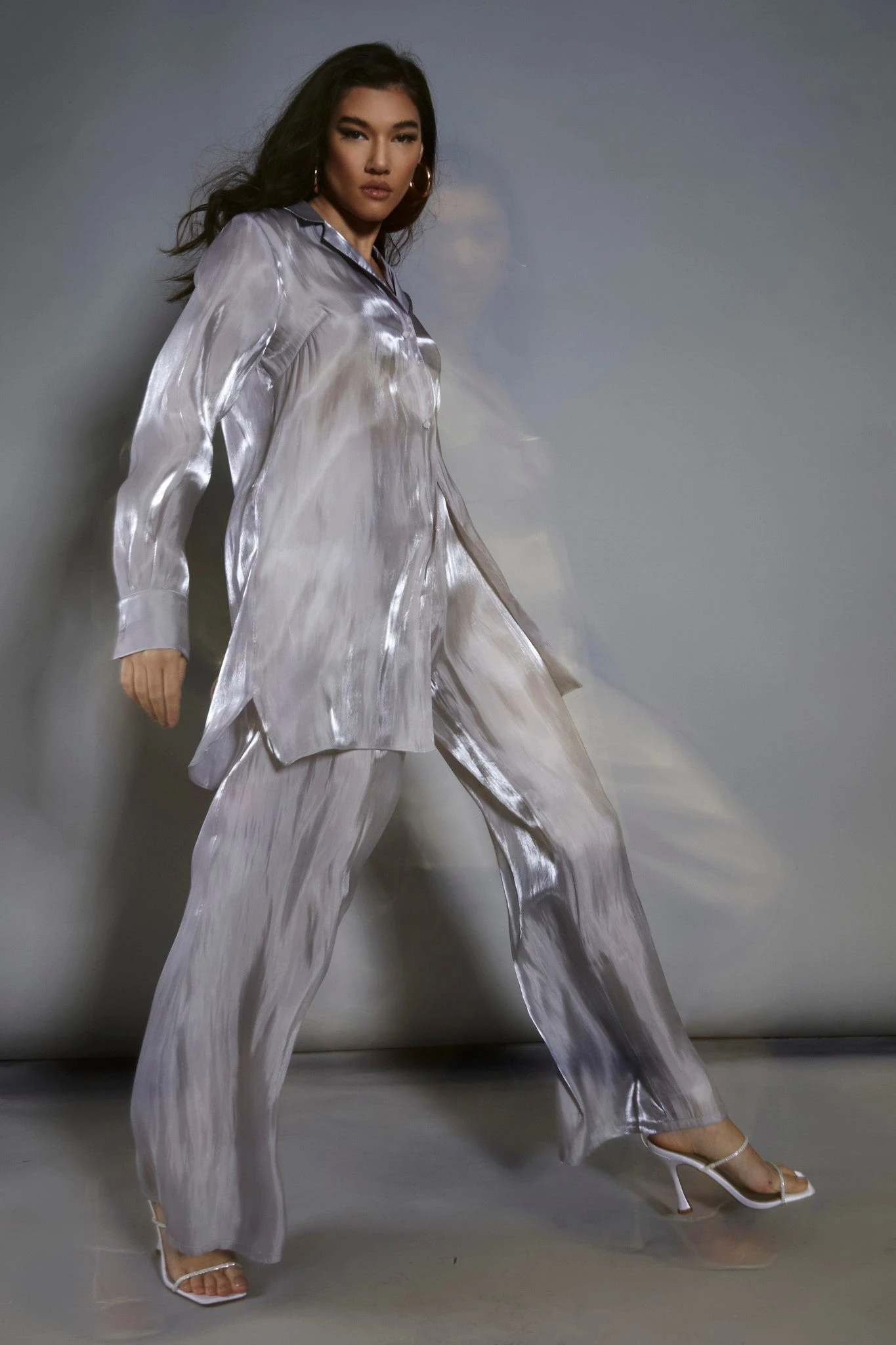 Glamorous Studio Grey Metallic Wide Leg High Waisted Trousers 4 Glamorous Studio Grey Metallic Wide Leg High Waisted Trousers - Image 4