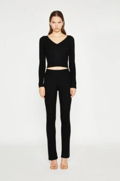 Glamorous Black Knitted V-Neck Crop-Top