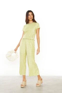 Glamorous Green Plisse Lettuce Hem Relaxed Trousers -Cheap Softly Dressed Store d3a757a462db90e5b5693b2904c1e4e9