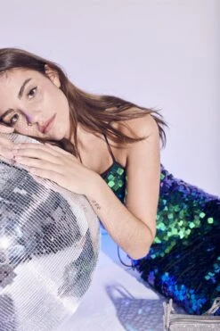 Glamorous Taylor Lace-Up Back Halterneck Midi Dress -Cobalt Sequin-Mix 8 Glamorous Taylor Lace-Up Back Halterneck Midi Dress -Cobalt Sequin-Mix -Cheap Softly Dressed Store fcc55055 956b 463a b53d 1fe4f35013fe